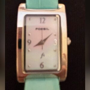 Womens Fossil Mother Pearl Dial turquoise Leather adjustable band watch..